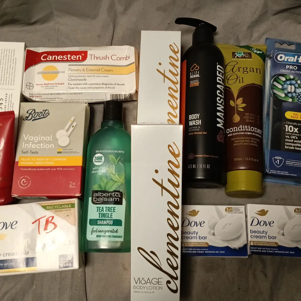 LOT OF APPROXIMATELY 22 ASSORTED HEALTH AND BEAUTY ITEMS TO INCLUDE DOVE SOAP, MANSCAPED BODY WASH AND ORAL-B TOOTHBRUSH HEADS