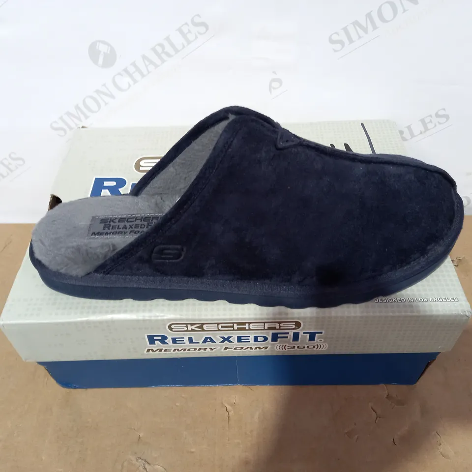 BOXED PAIR OF SKECHERS SLIPPERS - SIZE 8