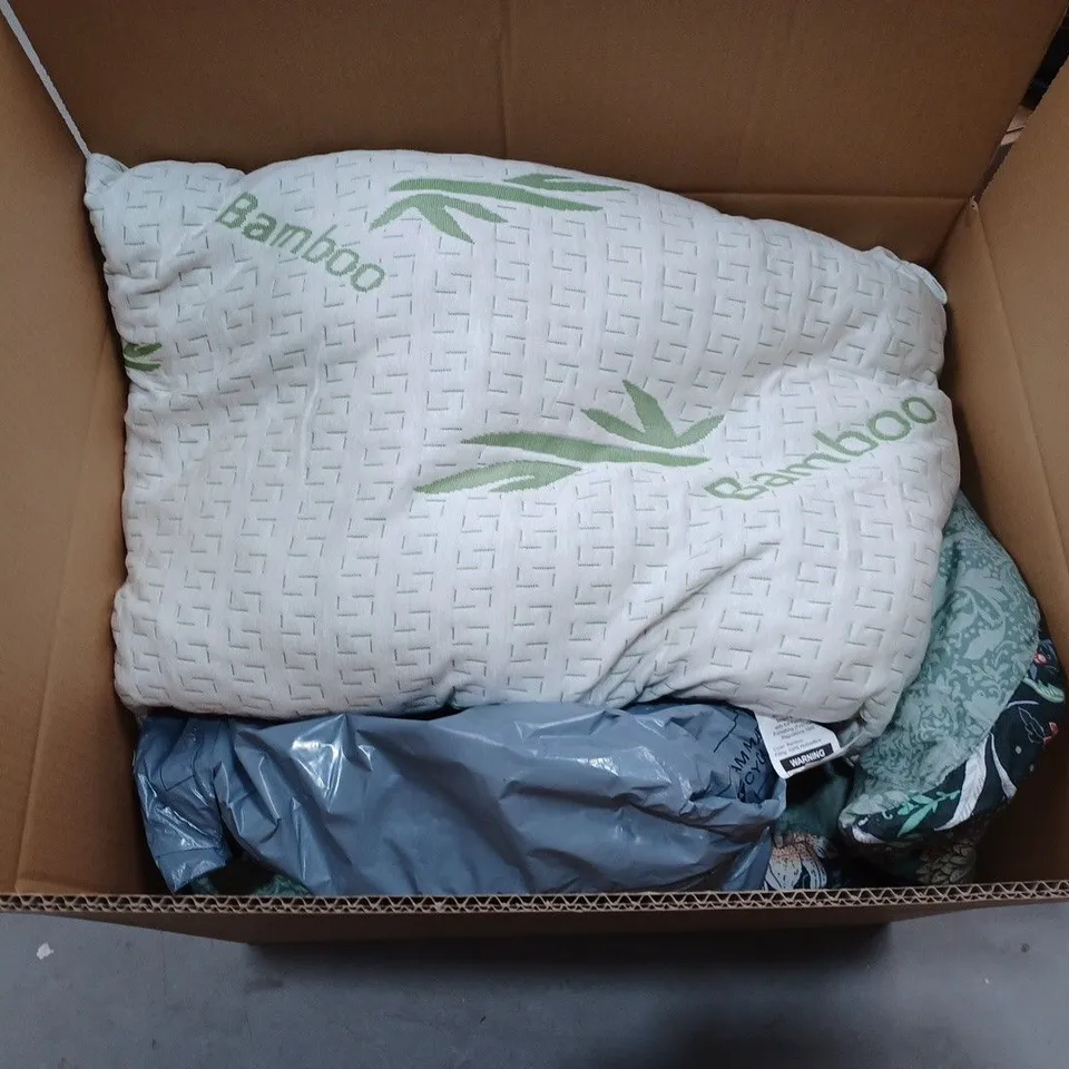 LOT TO CONTAIN A DUVET & 2 X PILLOWS. BRANDS VARY