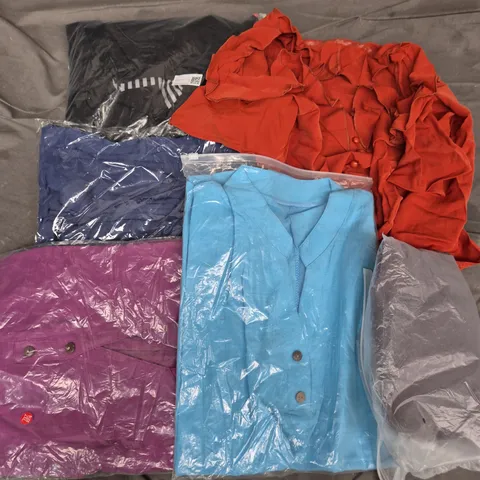 APPROXIMATELY 45 ASSORTED CLOTHING ITEMS IN VARIOUS SIZES, STYLES & COLOURS TO INCLUDE TOPS, SHIRTS, SWEATERS, ETC - COLLECTION ONLY