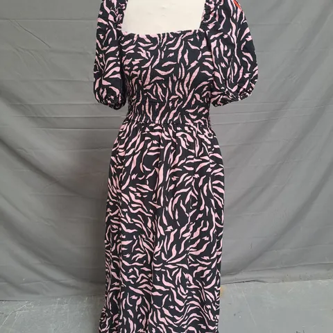 SCAMP & DUDE DRESS IN BLACK/PINK SIZE 8