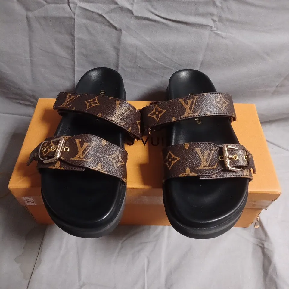 BOXED PAIR OF LOUIS VUITTON MONOGRAM SANDALS WITH BUCKLED STRAPS – SIZE 37