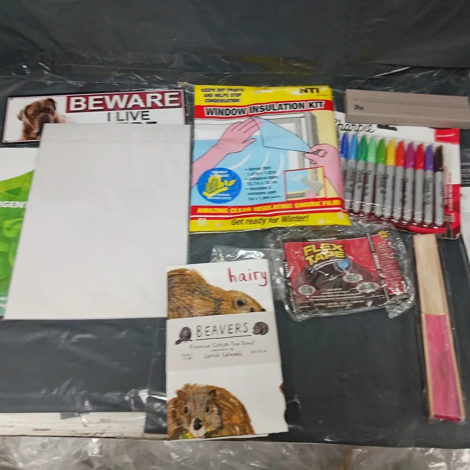 BOX OF APPROXIMATELY 8 ASSORTED ITEMS TO INCLUDE - WINDOW INSULATION KIT, SHARPIES, AND BEAVERS TEA TOWEL ETC. 