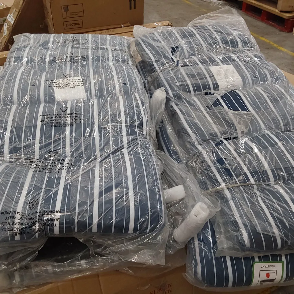 FOUR LOUNGER CUSHIONS BLUE STRIPED FABRIC & FOOTREST PARTS