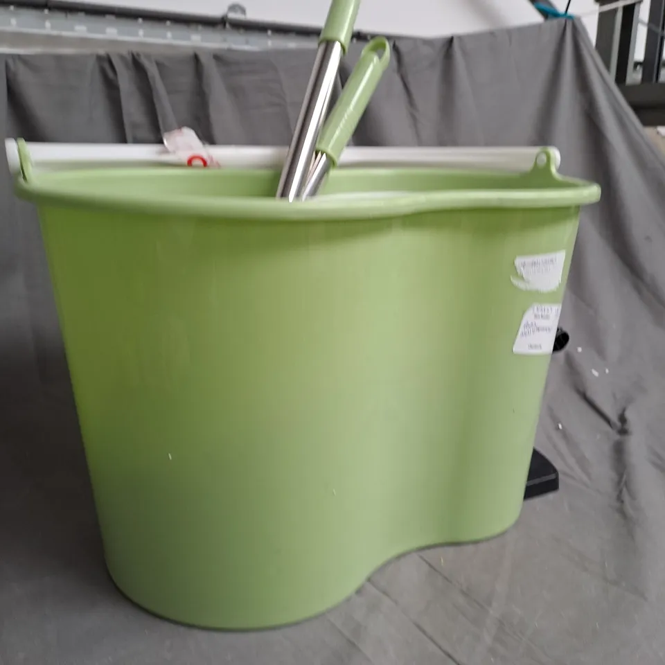 OUTLET SPIN MOP BUCKET SYSTEM 