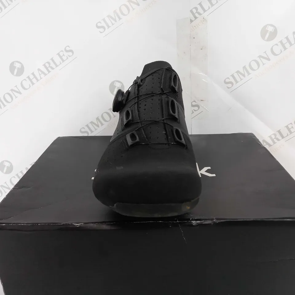 BOXED FI'ZI:K TEMPO OVERCURVE R4 WIDE CYCLING SHOE - UK 8 3/4