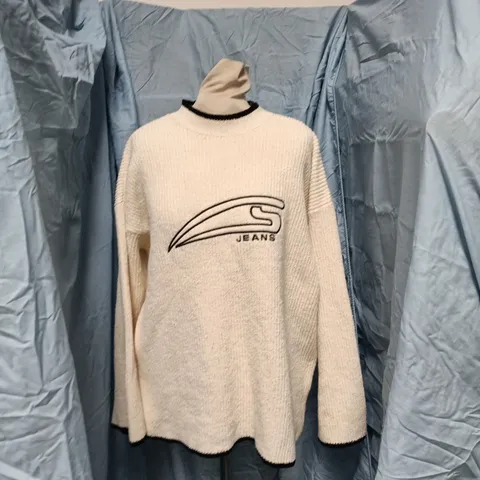 SISTERS AND SEEKERS CREAM KNIT JUMPER WITH GRAPHIC S LOGO – SIZE S