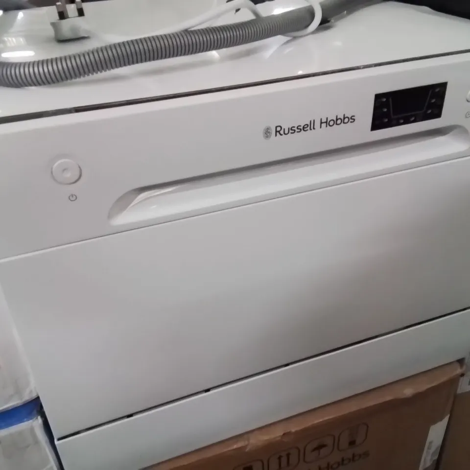 BOXED RUSSELL HOBBS RHTTDW6W FREESTANDING COMPACT DISHWASHER