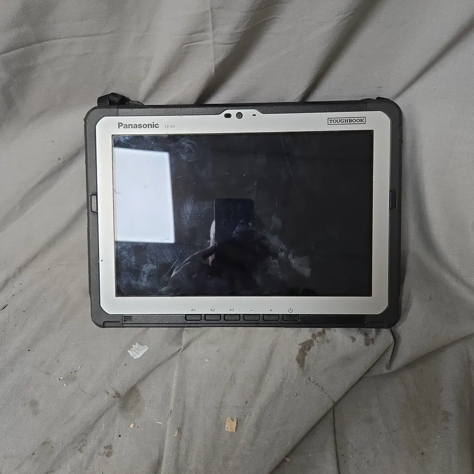 PANASONIC TOUGHBOOK FZ-A3 TABLET WITH CRACKED SCREEN