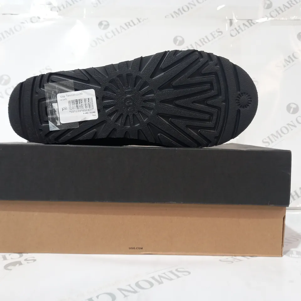 BOXED PAIR OF UGG TASMAN SHOES IN BLACK UK SIZE 8