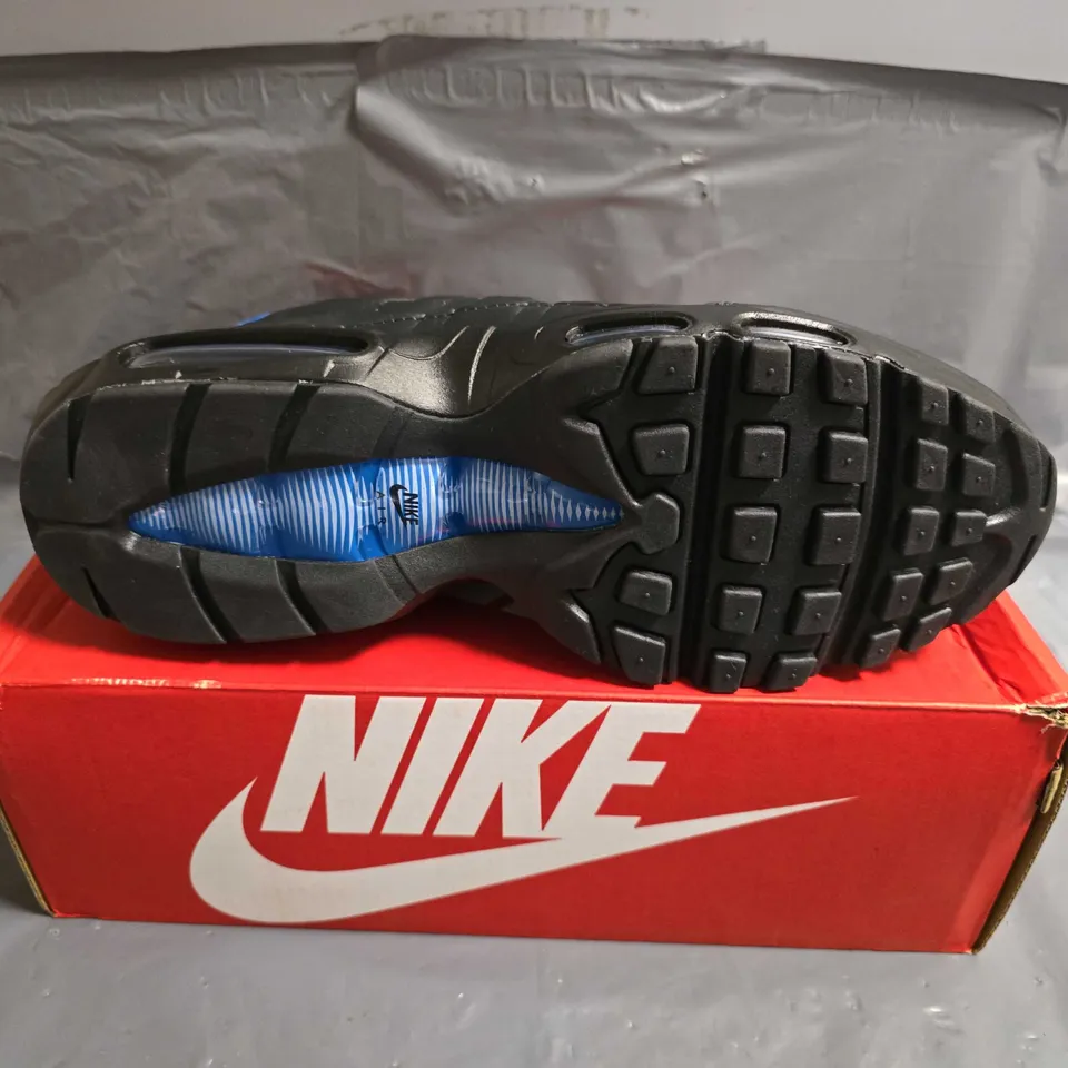BOXED PAIR OF NIKE AIR MAX 95 TT TRAINERS - UK SIZE 8.5