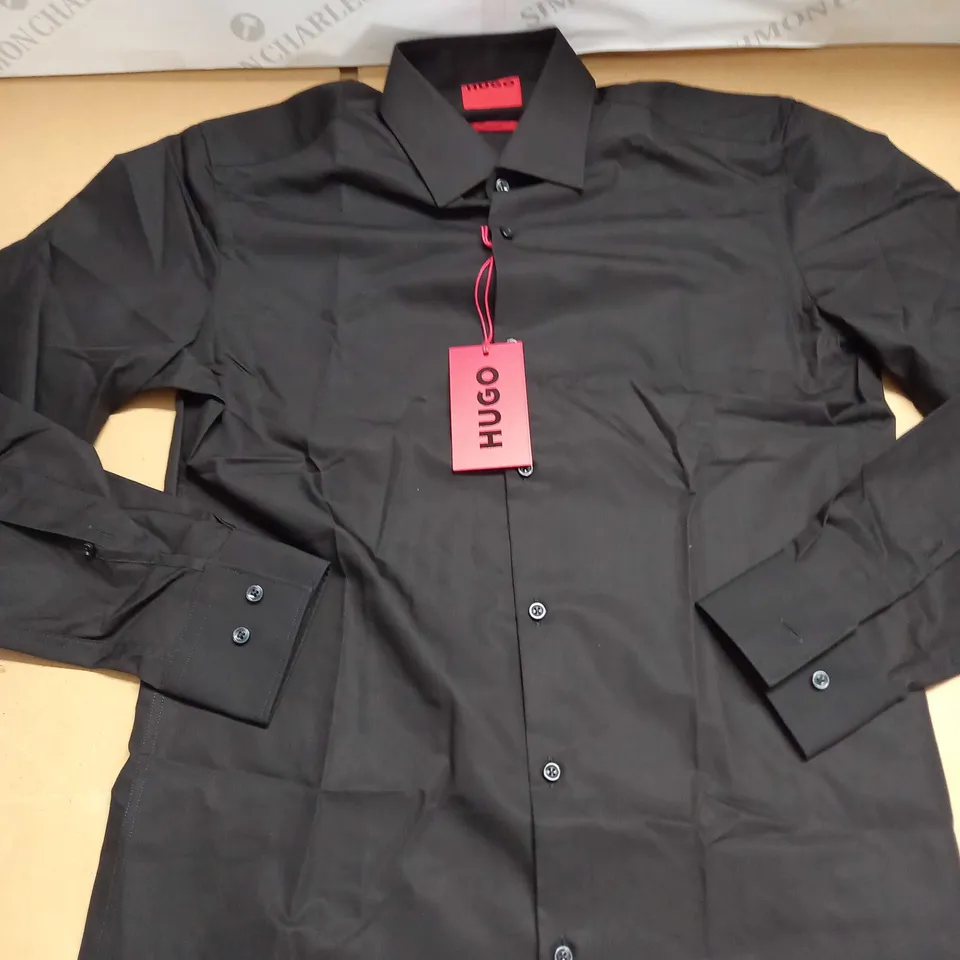 SLIM FIT HUGO BOSS BUTTONED SHIRT SIZE UNSPECIFIED