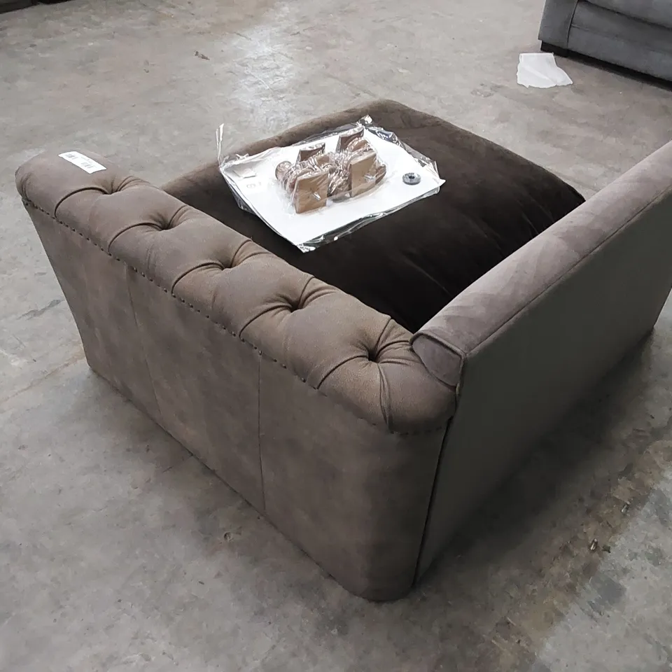 DESIGNER DISCOVERY SCATTER BACK SOFA PIECE 