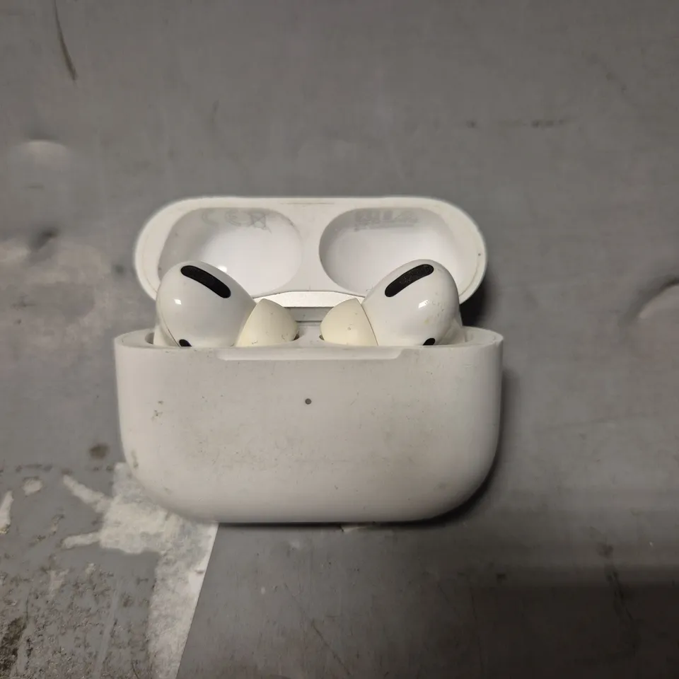 APPLE MAGSAFE CHARGING CASE FOR AIRPODS PRO 1