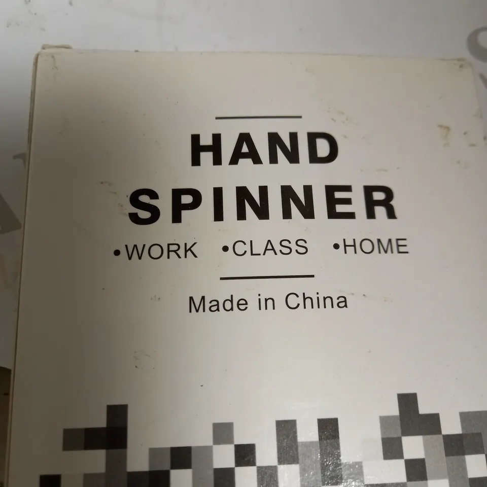 LOT OF APPROX 5 RANDOM COLOURED HAND SPINNERS