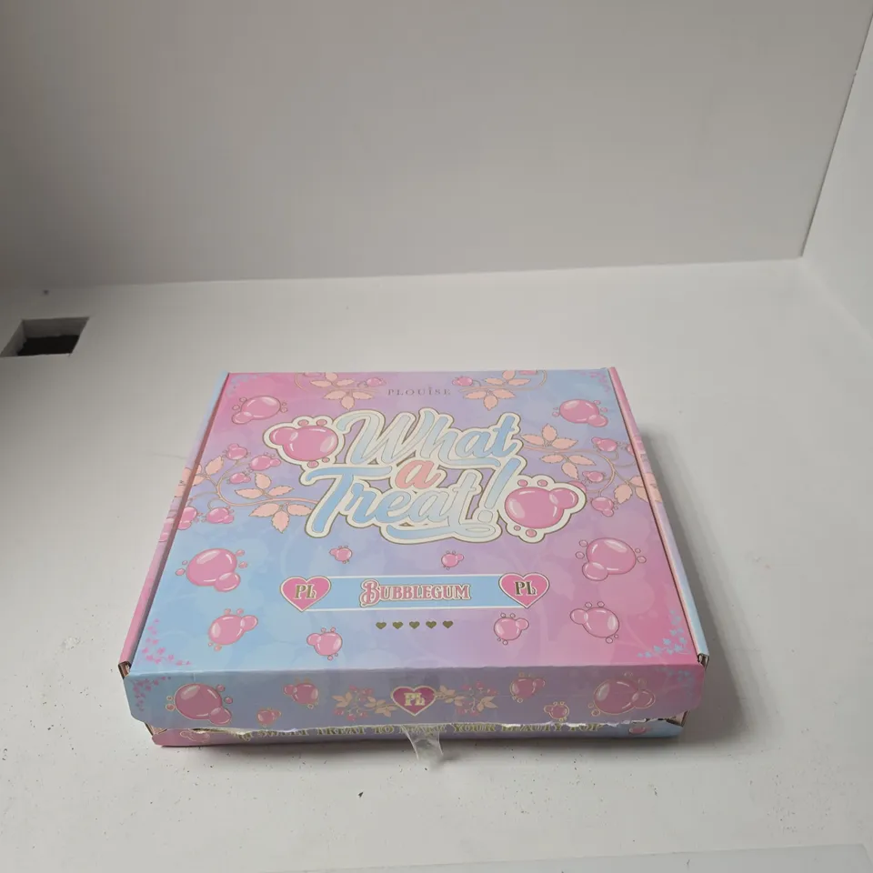 P LOUISE WHAT A TREAT! MAKE-UP SET - BUBBLEGUM (BAD BATCH ENERGY)