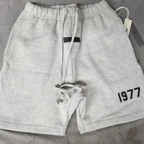 ESSENTIAL FEAR OF GOD SWEATSHORTS IN DARK OATMEAL SIZE SMALL