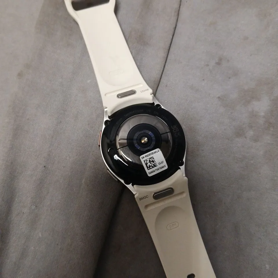 SAMSUNG GALAXY WATCH 6 LTE (40MM)