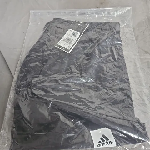 ADIDAS SOLID BLACK SHORTS HP1772 – BLACK (SIZE M)