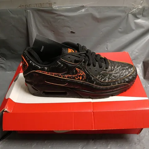 BOXED PAIR OF NIKE AIR MAX 90 TRAINERS - 8