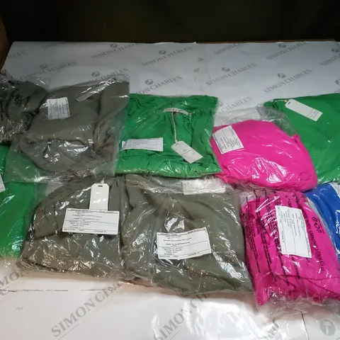 BAG OF APPROX 10 ASSORTED CLOTHING ITEMS TO INCLUDE - MAISON DE NIMES 