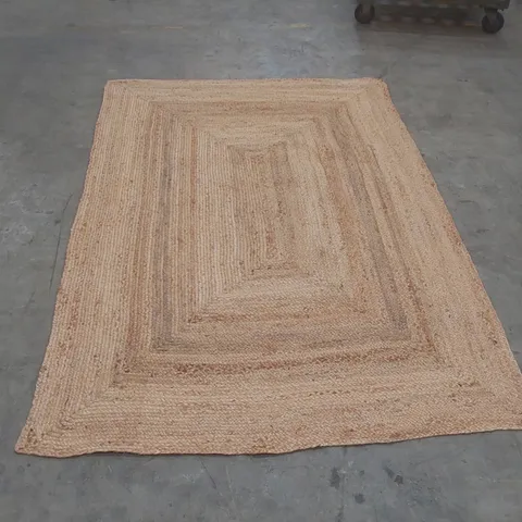 QUALITY DESIGNER AREA RUG - APPROXIMATELY 200 x 140cm