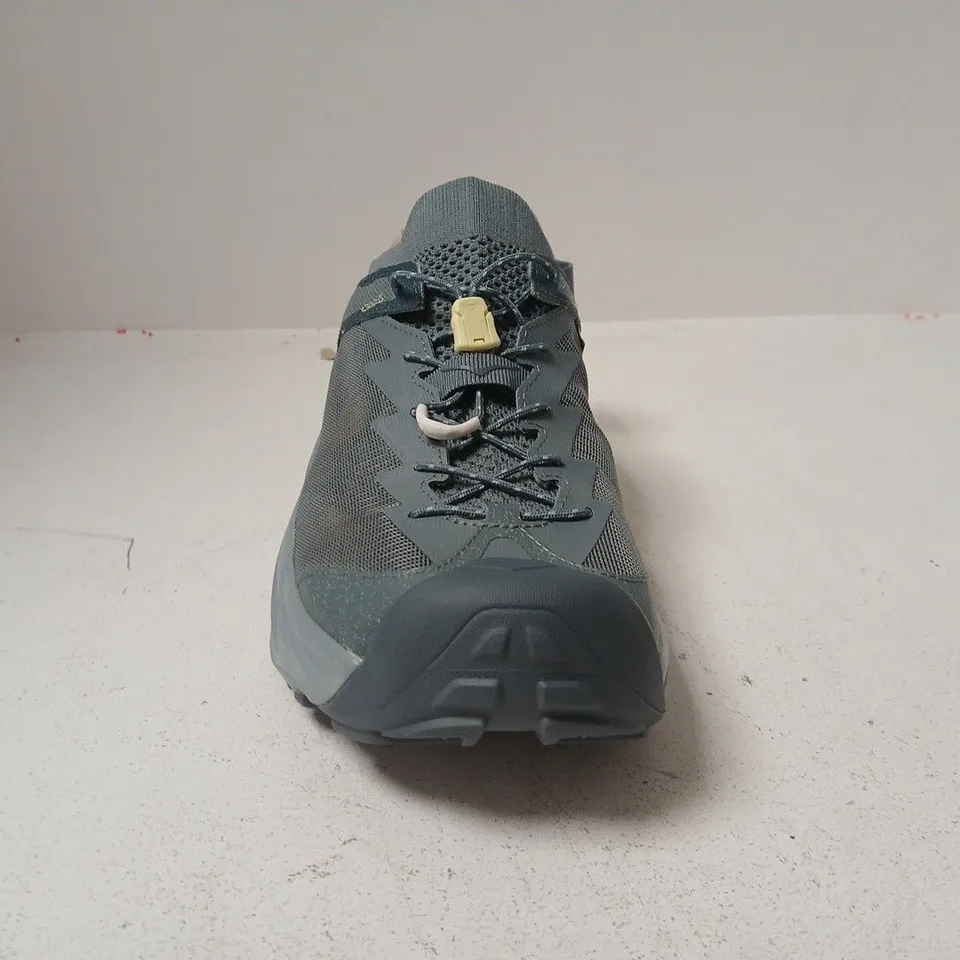 PAIR OF HOKA HOPARA 2 HIKING SANDALS IN STEEL BLUE SIZE 12