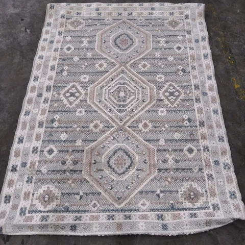 PATTERNED AREA RUG WITH GEOMETRIC MOTIF – BLUE, CREAM & TAUPE (160X220CM)