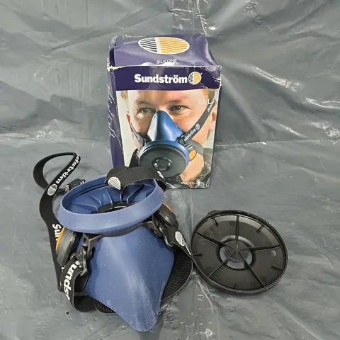 BOXED SUNDSTROM SR100 FACE MASK - M/L