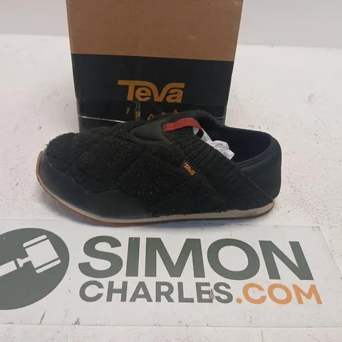 TEVA BLACK SLIP-ON SHOES – UK 9