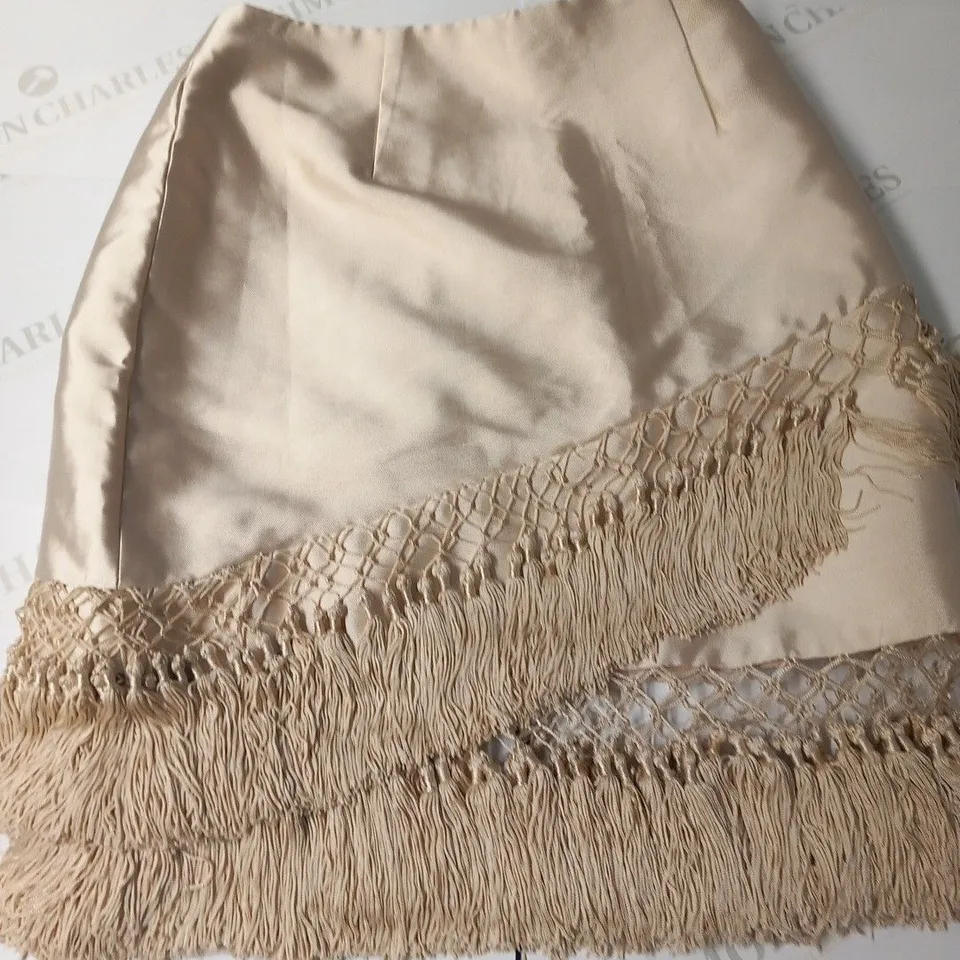 C/MEO COLLECTIVE SHELL FIRESTONE SKIRT SIZE SMALL