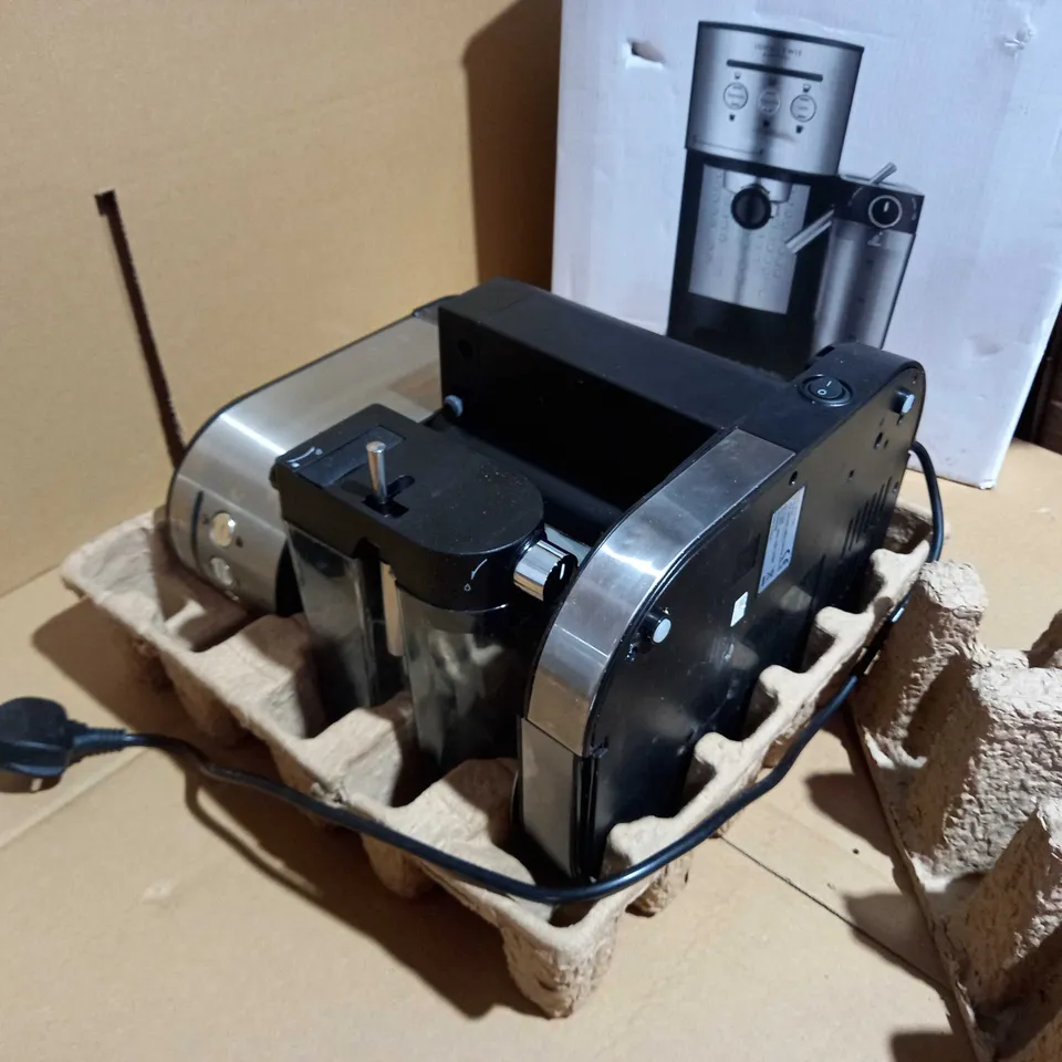 BOXED PUMP ESPRESSO COFFEE MACHINE/INTEGRATED MILK SYSTEM 