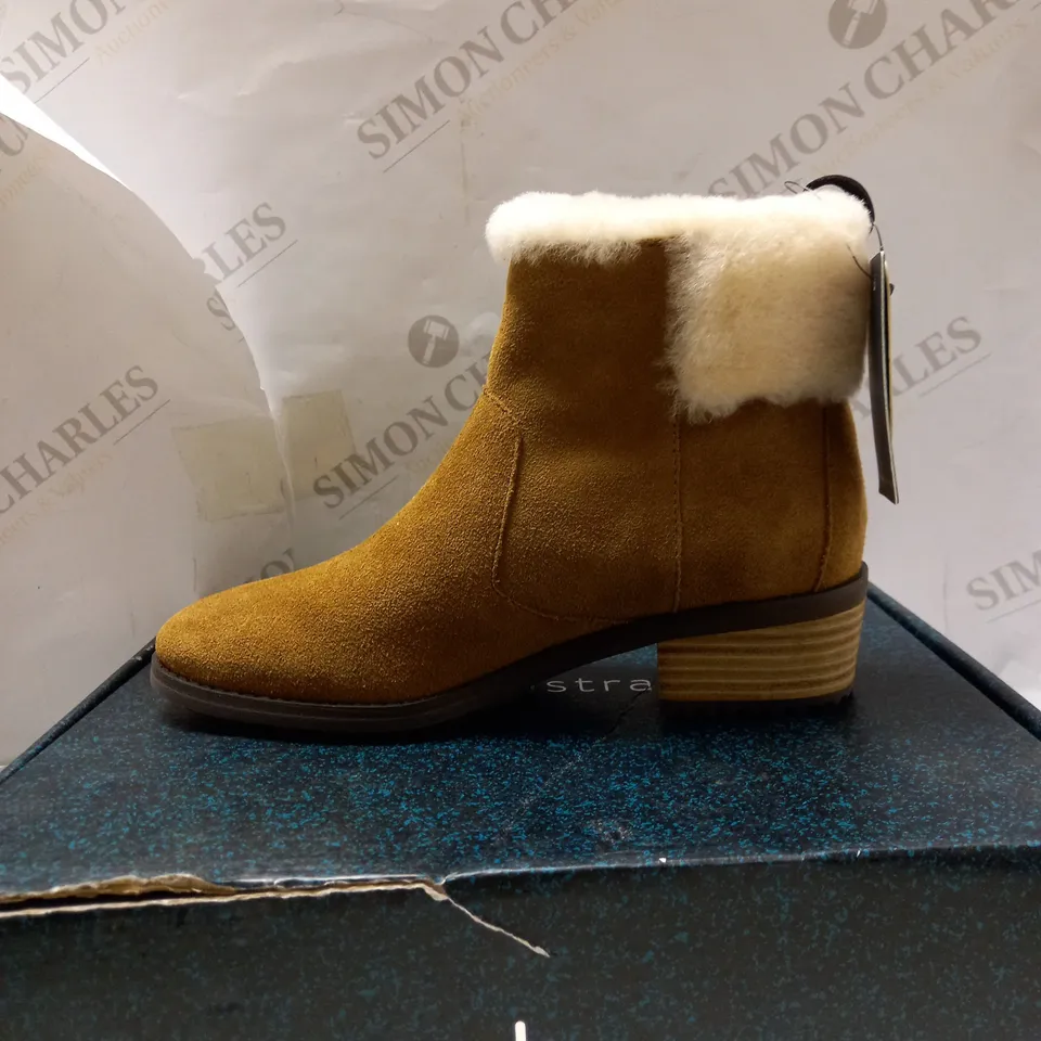 EMU AUSTRAILIA CHESTNUT EXPLORE BOOTS - SIZE 5