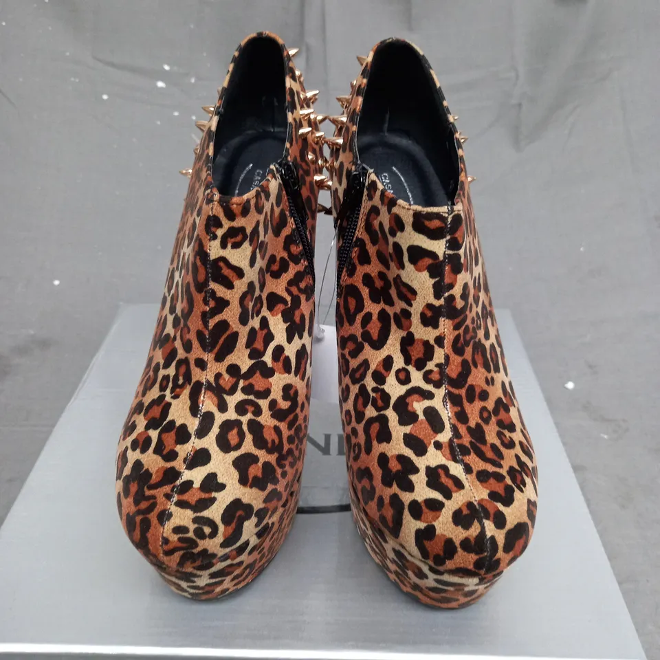 BOX OF APPROXIMATELY 14 FAUX SUEDE LEAOPARD PRINT HIGH HEEL ZIPPED SHOES IN VARIOUS SIZES