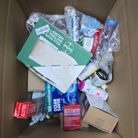 LARGE BOX OF APPROX 15 ASSORTED ITEMS TO INCLUDE DETTOL WIPES , SHAKE AND VAC AND FABULOSA