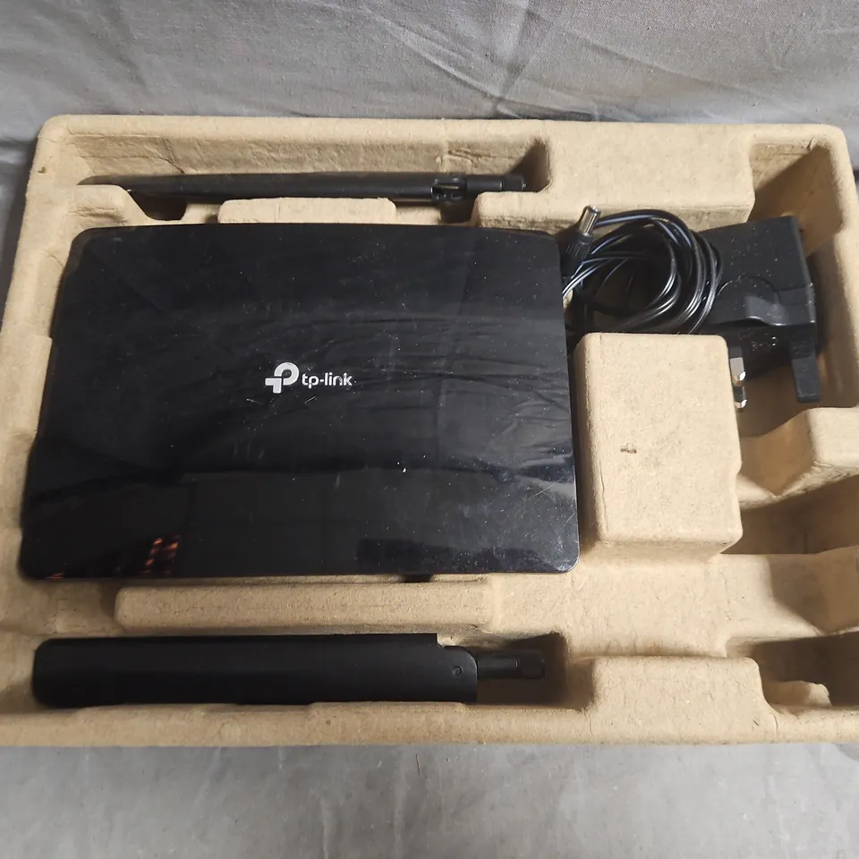 BOXED TP-LINK 300 MBPS WI-FI 4G LTE ROUTER (TL-MR6400)