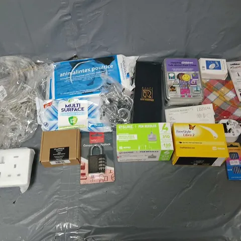 APPROXIMATELY 10 ASSORTED HOUSEHOLD ITEMS TO INCLUDE - BACK SCRATCHERS, CLEANING WIPES, AND CHILDREN CARDS ETC. 