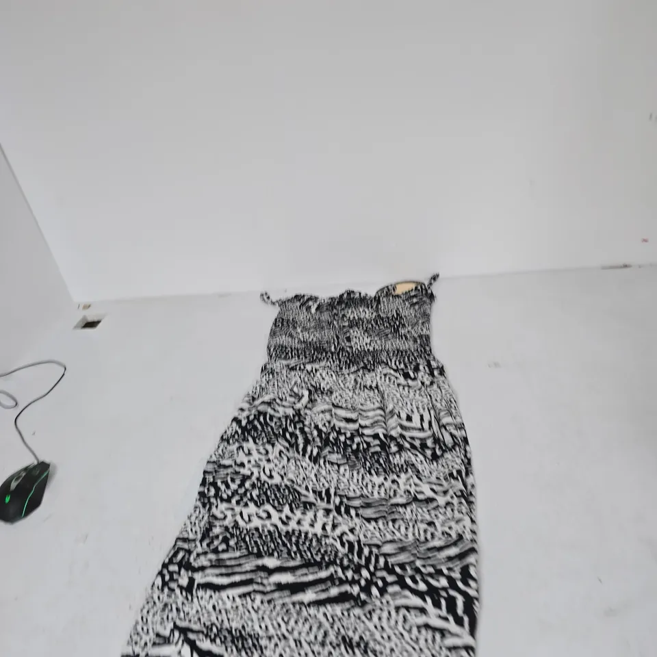 BOX OF APPROXIMATELY 20 ASSORTED ITEMS TO INCLUDE: ZEBRA PRINT DRESS 