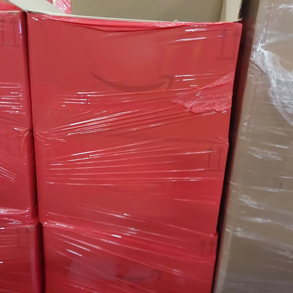 PALLET OF ASSORTED ITEMS INCLUDING: BOOKS, HANGING GROW BAG, BUSINESS CARD HOLDER, BABY BIBS, SHOWER HEAD, TAP MEASURE, PENCIL HOLDERS