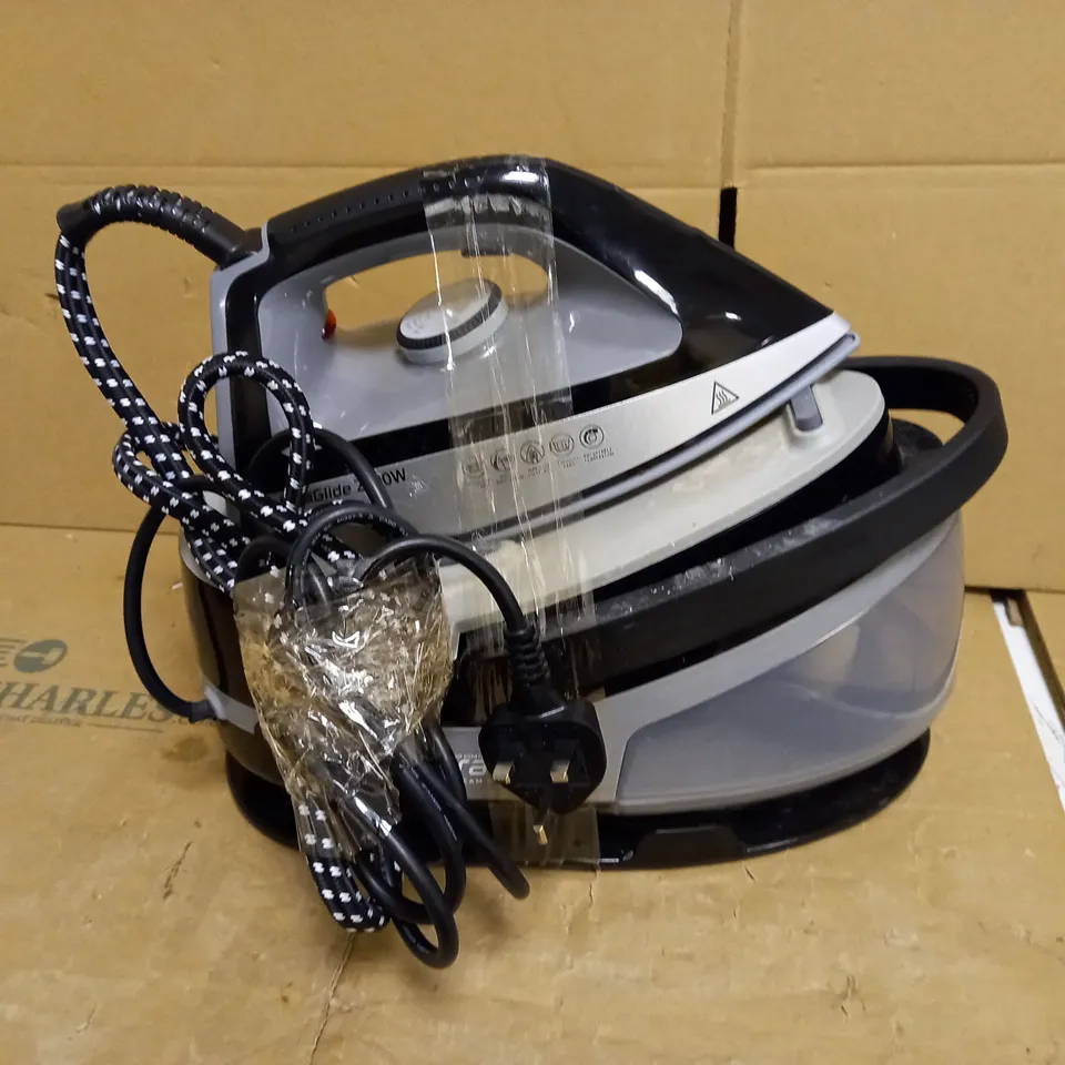 TOWER CERAGLIDE 2700W STEAM GENERATOR IRON