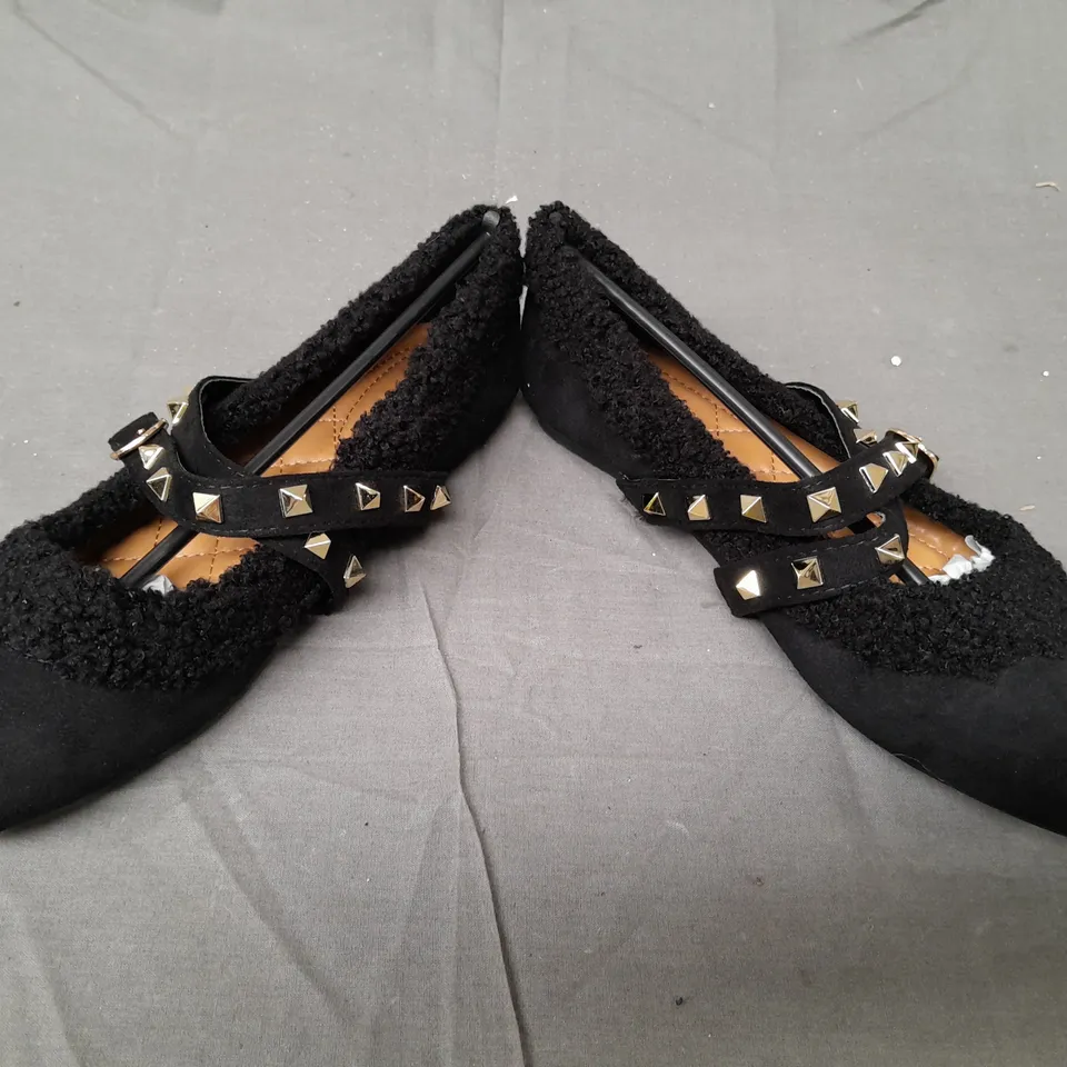 BOX OF APPROXIMATELY 8 BOXED PAIRS OF BELLA STAR CLOSED TOE SHOES IN BLACK W. GOLD EFFECT STUDS - VARIOUS SIZES