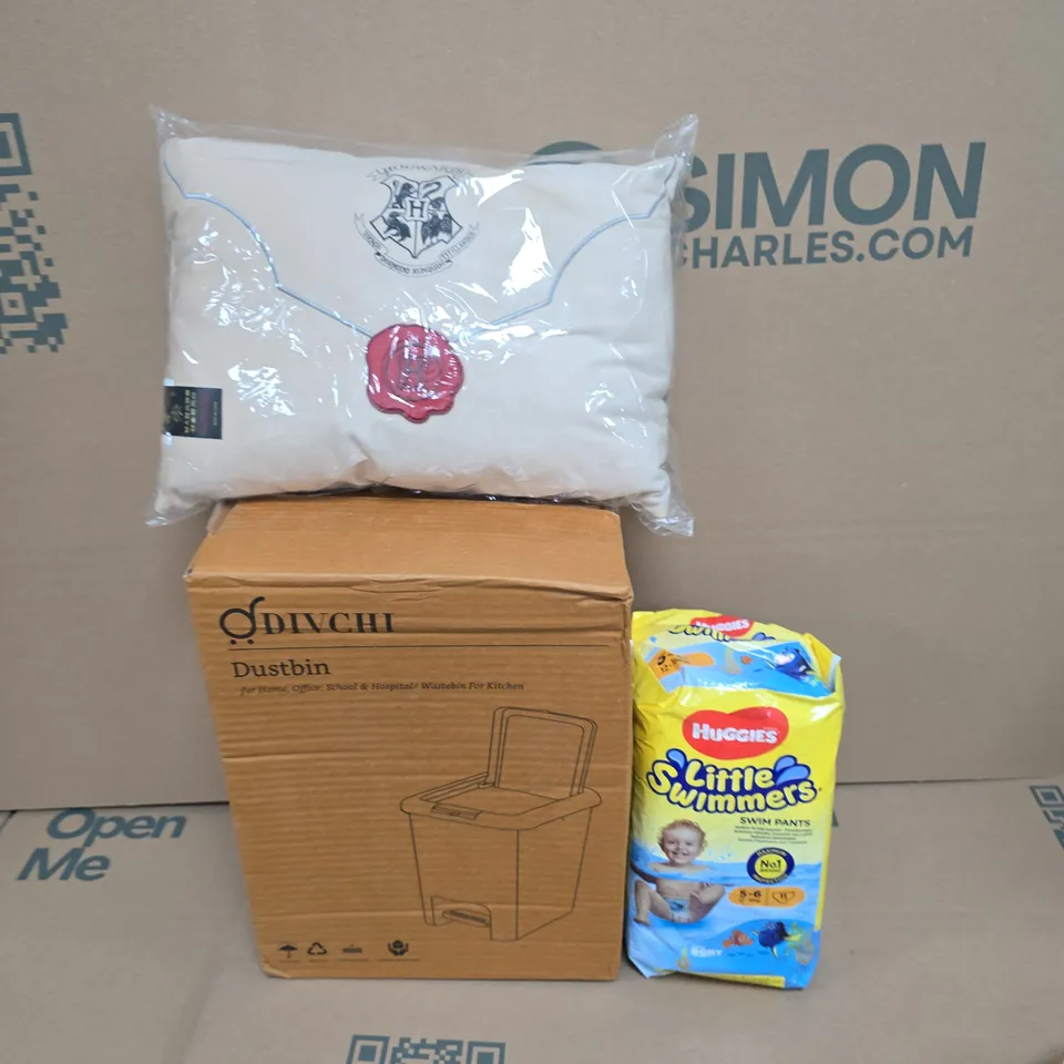 BOX OF APPROXIMATELY 10 ASSORTED HOUSEHOLD ITEMS TO INCLUDE A HARRY POTTER CUSHION, HUGGIES LITTLE SWIMMERS AND A DIVCHI DUSTBIN