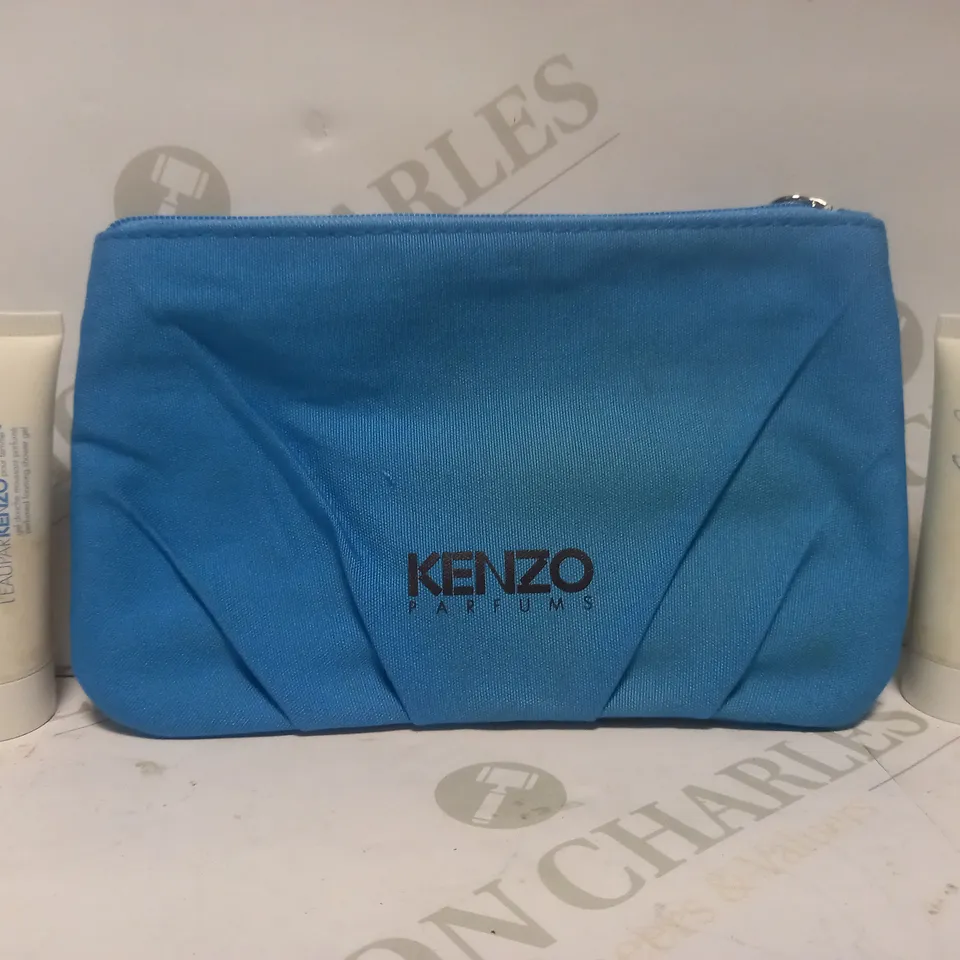 BOX OF APPROX 10 KENZO L'EAU PAR POUR FEMME TO INCLUDE- PERFUMED FOAMING SHOWER GEL 20ML - FRESH MOISTURIZING BODY GEL 20ML - WASH BAG 