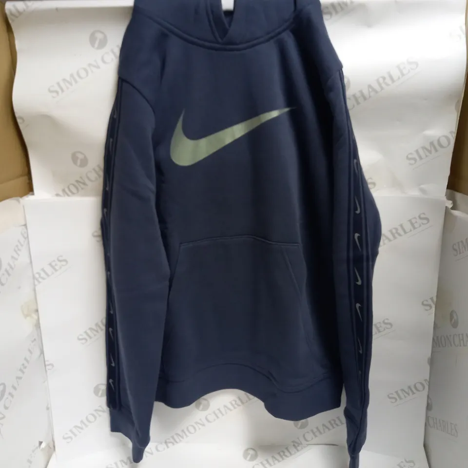 NIKE REPEAT TRAINING FLEECE HOODIE IN THUNDER BLUE - KIDS LARGE