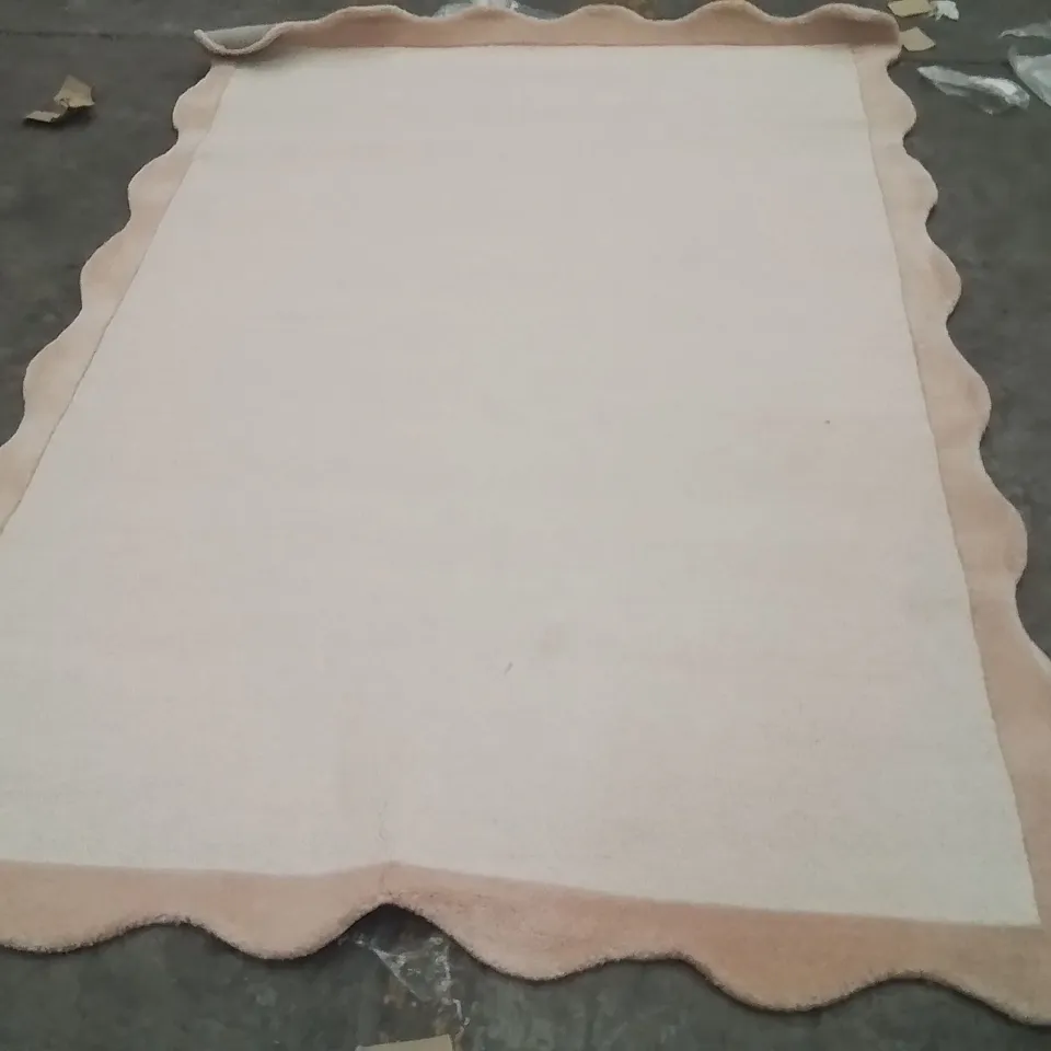 QUALITY DESIGNER AREA RUG - APPROXIMATELY 220X160CM