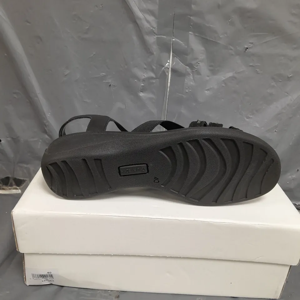 BOXED PAVERS OPEN TOED SANDALS SIZE 40 