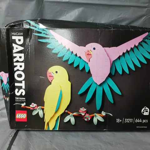 LEGO THE FAUNA COLLECTION PARROTS MACAW - 31211