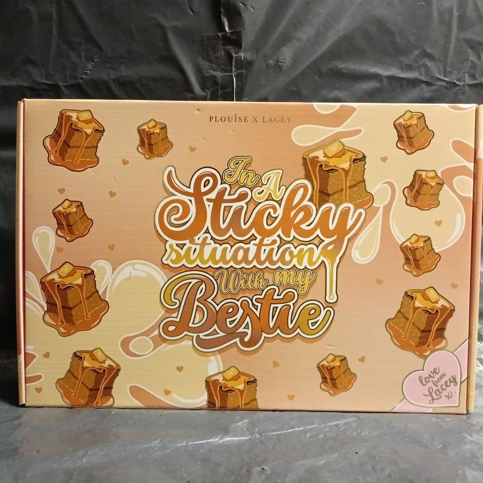 P.LOUISE X LACEY IN A STICKY SITUATION WITH MY BESTIE BEAUTY SET