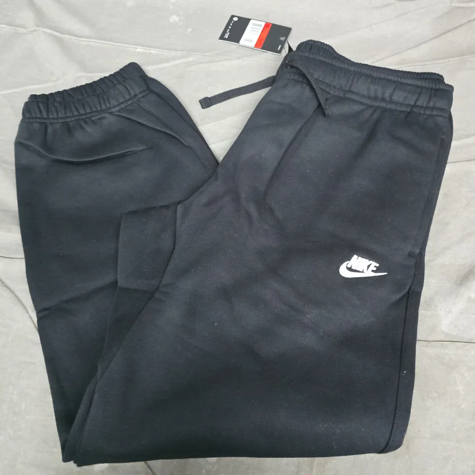 NIKE STANDARD FIT JOGGERS IN BLACK - LARGE