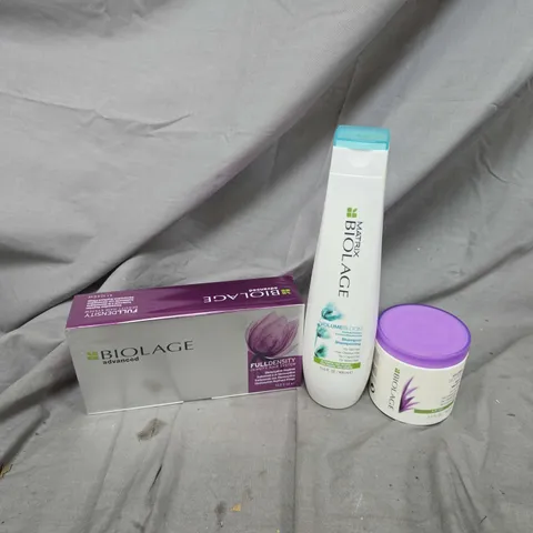 APPROXIMATELY 12 ASSORTED MATRIX BIOLAGE PRODUCTS TO INCLUDE VOLUMEBLOOM SHAMPOO, HYDRA SOURCE MASK, FULL DENSITY, ETC - COLLECTION ONLY